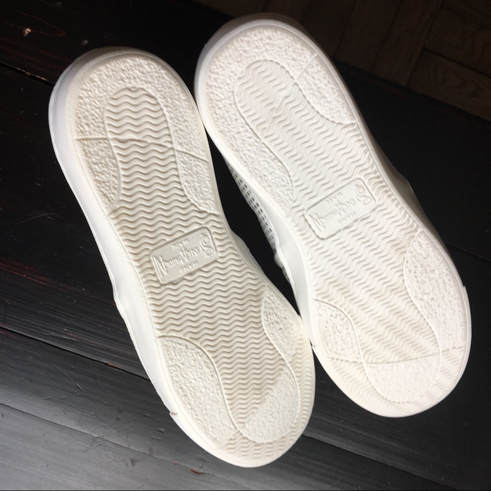 Steve Madden White Leather Slip On Sneakers NIB - Picture 2 of 8